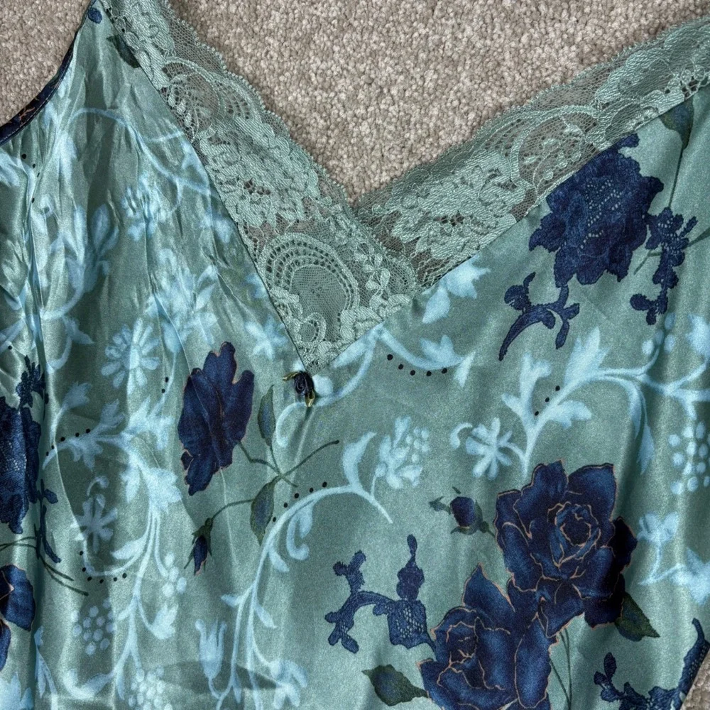 Vintage Expressions by California Dynasty Sage Green Floral Chemise Medium